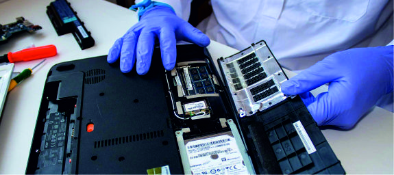 Картинка к статье: Repair of laptops, where it is better at home or in a service center. Tips from Sunday21.